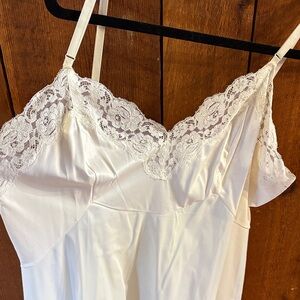 Elegant White Lace Trim vintage slip